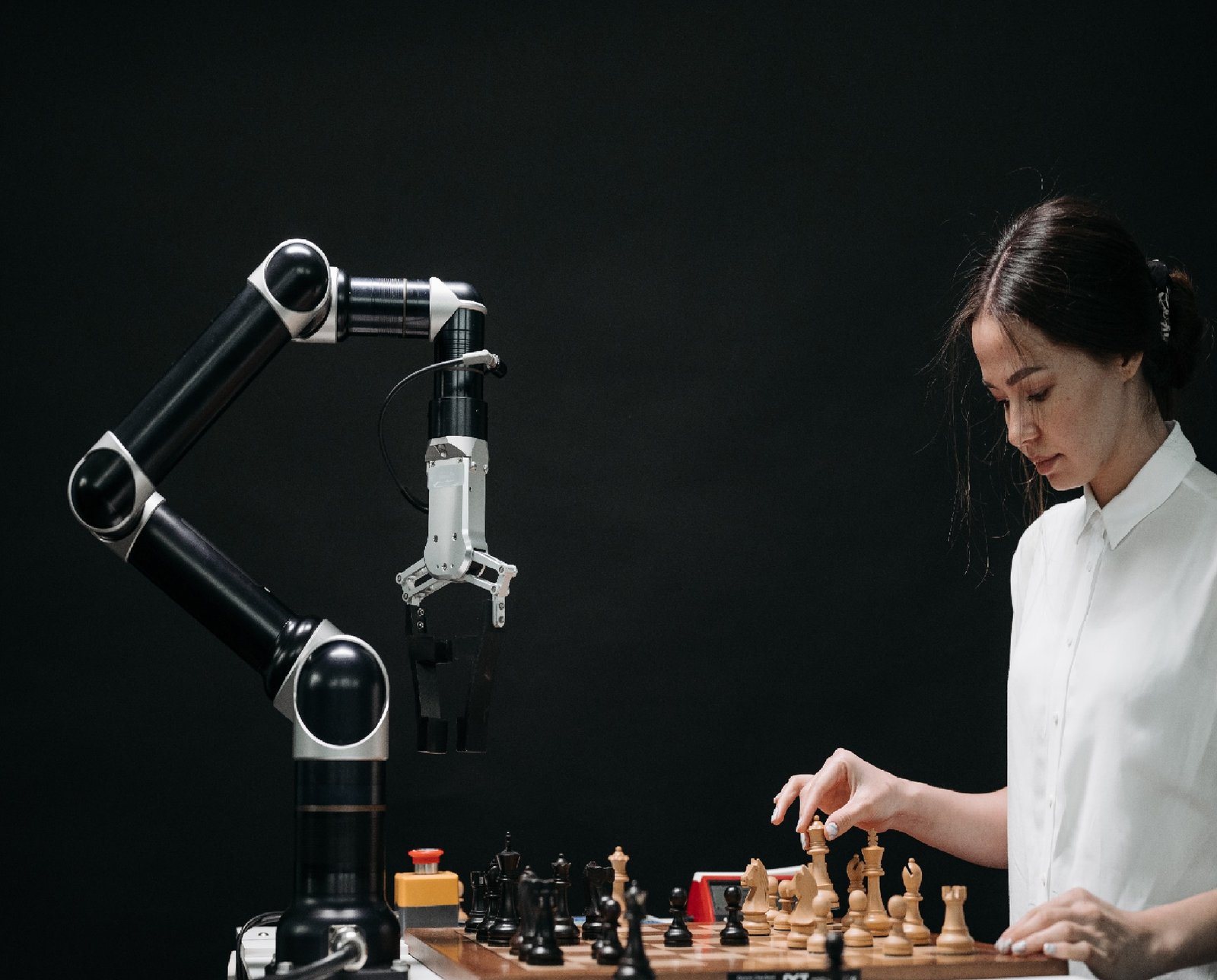 Revolutionizing Inventory Management with Reinforcement Learning in AI Research